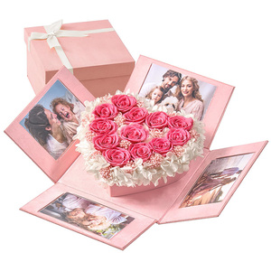 Rosa Rossa Stabilizzata Fatta a Mano, Regalo con Collana 'Ti Amo' in 100 Lingue, Romantico per San Valentino, Festa della Mamma, Laurea, Eterno - Product Image 1