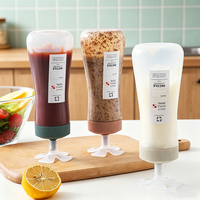 Botella de salsa PET invertida de 350 ml con tapa abatible tipo mariposa, dispensador de salsa de tomate, mostaza y aderezo para ensalada, dispensador de condimentos de plástico.