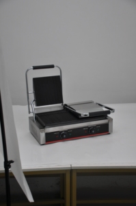 Plancha de Contacto Comercial de Acero Inoxidable de Alta Calidad para Paninis y Sándwiches con Modo de Ahorro de Energía en Venta - Product Image 5