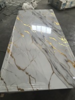 2025 nouveau panneau mural étanche enduit UV de feuille de marbre de PVC brillant d'or pour la conception intérieure de luxe taille personnalisée OEM/ODM