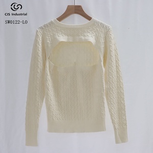 Maglione da Donna Personalizzato Sexy con Scollo a Mezzo Collo, Lavorazione a Maglia 12gg, Colore Tinta Unita, Produzione su Misura - Product Image 2