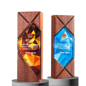Hot-selling carved wooden prizes and trophies, custom-designed wooden plaques for corporate gifts