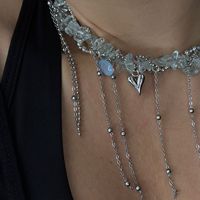 Nouveauté Collier Y2K en perles de pierre naturelle bleue cristalline avec chaîne à pampilles multiples et perles d'eau douce, bijoux maximalistes pour femme