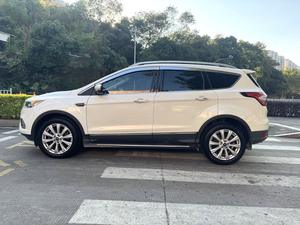 Ford <span class=keywords><strong>Escape</strong></span> 1.5T AWD d'occasion, 2017, toutes options, toit panoramique, excellent état - Product Image 2