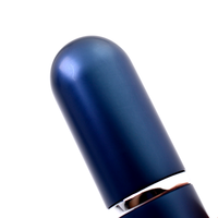 Flacon de parfum rechargeable en aluminium en forme de capsule avec logo personnalisé, vaporisateur portable pour emballage cosmétique