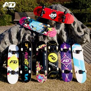 Grande Vente en Stock Skateboard Complet Abordable en Bois d'Érable 7 Plis pour Sports Extrêmes et Plein Air - Product Image 2