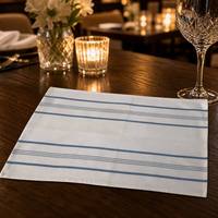 Serviette de table classique en coton 100% teint en fil, à rayures bleues épaisses et fines, pour hôtel, restaurant, café