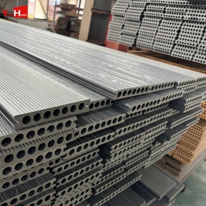 Revêtement de terrasse en WPC gris anthracite antidérapant pour les zones autour des piscines - Product Image 4