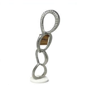 Escultura Moderna de Cadena de Eslabones Plateados, Estatua de Metal con Aros Verticales Acordonados, Objeto de Arte Abstracto sobre Base de Mármol, Decoración de Lujo para el Hogar - Product Image 1