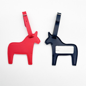 Etiqueta de equipaje estilo chino del Año del Caballo, colgante retro de cuero con forma de caballo, amuleto personalizado para bolsa de viaje al por mayor. - Product Image 4