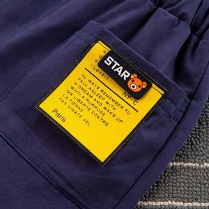 เสื้อยืดเด็กพรีเมียมลายการ์ตูนสุดฮิต ตัดเย็บสีสันสวยงาม กางเกงฮิปฮอปสำหรับเด็กผู้ชาย ผลิตในจีน - Product Image 3