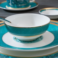 Assiettes à dîner en porcelaine osseuse Assiette en céramique de porcelaine de Chine Buffet d'hôtel de luxe Service de restauration Hôtel 5 étoiles en porcelaine osseuse