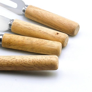 Famiglia formaggio set di coltelli con manico in legno - Product Image 2