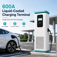 Chargeur DC pour véhicules électriques haute puissance 1000V refroidi par liquide avec pistolet unique CCS2/GB/T de 600kW pour dépôts de flottes, fournisseur OEM