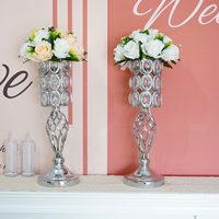 Accessoires de fête de mariage, support de fleurs en cristal haut en métal doré, centres de table pour événements de mariage