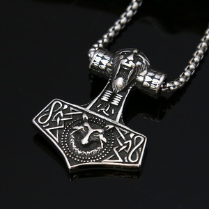 Yunnique – collier avec pendentif marteau de Thor Viking en acier inoxydable pour hommes, amulette nordique, bijoux cadeau, chaîne de 60cm, couleur acier - Product Image 3
