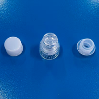 Machine d'assemblage automatique avec fonctions de détection de fuites sous vide et d'élimination de la poussière pour l'assemblage de bouchons de bouteilles à grande vitesse