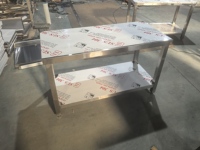 Table de préparation en acier inoxydable de haute qualité, table de travail multi-niveaux en inox avec étagère de rangement pour la transformation alimentaire commerciale