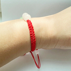 Pulsera tejida Jade estilo chino hecha a mano con nudo de seguridad Cuerda roja ODM (Fabricante de diseño original) Producto - Product Image 4