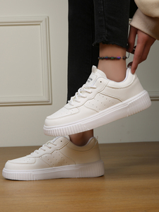 Zapatos informales para exteriores para mujer, zapatillas blancas para mujer, zapatos deportivos para primavera y otoño, zapatos de skate a la moda, cómodos zapatos de cuero - Product Image 4