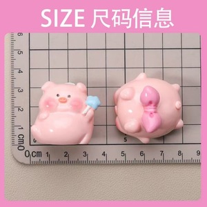 ตุ๊กตาหมูเรซิ่นสีแดงสดแบบซ้อนกัน ของตกแต่งโต๊ะทำงานสีพื้นแบบสุ่ม ของตกแต่งรถยนต์ พวงกุญแจน่ารัก - Product Image 4