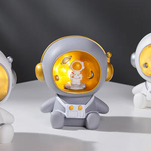 Caja de Ahorros con Forma de Astronauta, Decoración Creativa para el Hogar, Regalo de Resina, Caja de Ahorros de Monedas y Billetes con Diseño de Astronauta de Dibujos Animados - Product Image 4