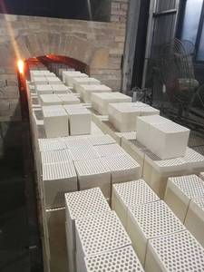 Pièces industrielles en céramique cordiérite en nid d'abeille pour l'accumulation <span class=keywords><strong>de</strong></span> <span class=keywords><strong>chaleur</strong></span>, pour le moulage <span class=keywords><strong>de</strong></span> broyeurs à billes et la fabrication <span class=keywords><strong>de</strong></span> briques réfractaires - Product Image 4