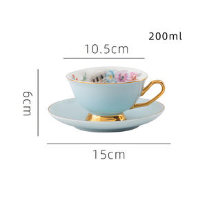 Set di <span class=keywords><strong>tazze</strong></span> e piattini <span class=keywords><strong>da</strong></span> tè in porcellana di lusso con manico dorato, tazza <span class=keywords><strong>da</strong></span> tè <span class=keywords><strong>da</strong></span> caffè con motivo floreale in ceramica - Product Image 6