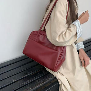 Bolso de hombro individual espacioso con diseño limpio perfecto para compras en el trabajo y uso diario - Product Image 2