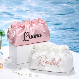 Pochette cosmétique personnalisée en forme de nuage, trousse de toilette brodée avec monogramme, grande capacité, pour la salle de bain, pour femmes, mariée - Product Image 3