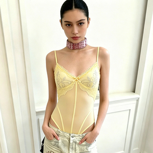 Body en maille à col en V avec strass et patchwork de dentelle transparente, style urbain, mode décontractée pour femme, effet sculptant - Product Image 2