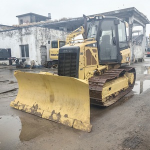 CAT D5K buldoser bekas-beratnya adalah 9408 kg dan konstruksi kecil dan berasal dari Jepang - Product Image 1
