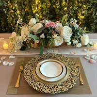 Assiettes de présentation rondes de luxe modernes en plastique doré sculpté, style européen, pour mariage, décoration et sous-plats occidentaux