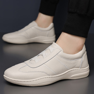 Zapatillas deportivas informales antideslizantes y resistentes al desgaste para hombre, capa superior de cuero, suela suave, simples y ligeras, para otoño e invierno - Product Image 4