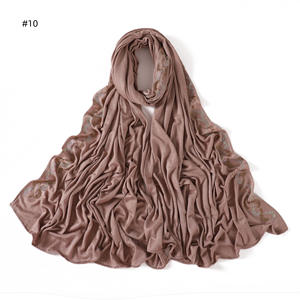 Haute qualité couleur unie étole respirant foulard 170*70cm écharpe élastique or argent strass châle Foulard pour les femmes - Product Image 4