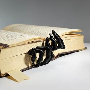 Qianrui Demon Hand <b>Bookmark</b> Plastic Craft Halloween Decoration Reusable Desktop Ornament - Product Image 1