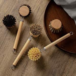 Brosse de nettoyage en fibre de coco personnalisée avec manche en bois - Durable et écologique pour la cuisine domestique - Product Image 1