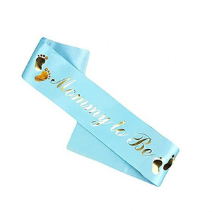 Écharpe en satin rose pour future maman, idéale pour les décorations de baby shower et les fêtes de révélation du sexe - Product Image 2