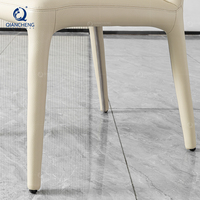 Chaise de salle à manger en cuir PU avec assise enveloppante et pieds entièrement rembourrés, structure en acier carbone, chaise d'appoint pour la maison, l'hôtel, le restaurant, l'usine