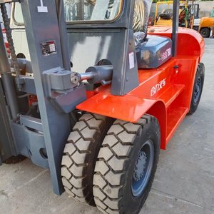 Montacargas Eléctrico Usado de 6 Toneladas, Económico, con Batería de Litio-Ion, Mástil de Dos Etapas, Neumáticos Neumáticos/Sólidos, Alta Eficiencia - Product Image 2