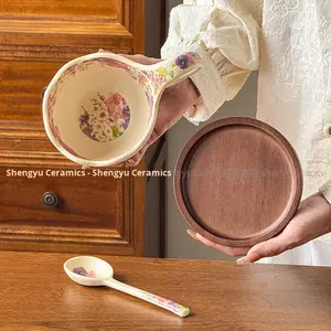 Tazza da Caffè con Manico Curvo Beige con Fiori in Fiore, Cucchiaio, Tazza per Colazione, Ciotola per Avena, Tazza in Ceramica Colorata e Vivace in Stile Ins - Product Image 3