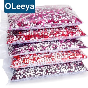 Échantillons Gratuits Vente en Gros Usine Strass Non Thermocollants de Haute Qualité Emballage en Vrac Strass à Dos Plat Effet Feuille pour Nail Art - Product Image 1