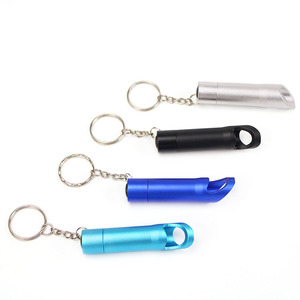 Mini llavero de luz LED multifunción con logotipo grabado con láser Abrebotellas de aluminio y linterna LED Pequeño regalo - Product Image 2