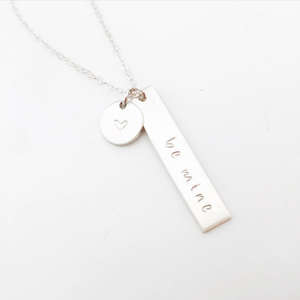 Collar Personalizado con Barra Vertical y Pequeño Disco, Collar Geométrico de Acero Inoxidable con Logotipo y Texto Grabado, Regalo - Product Image 3