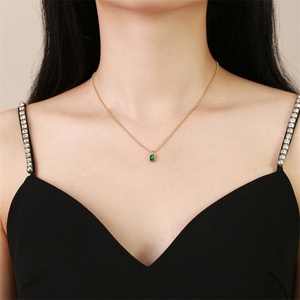 Collar de Moda con Baño de Oro y Circonitas Cuadradas para Mujer - Product Image 4