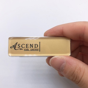 Placa de Identificación Reutilizable con Cubierta Magnética para Lentes - Product Image 4