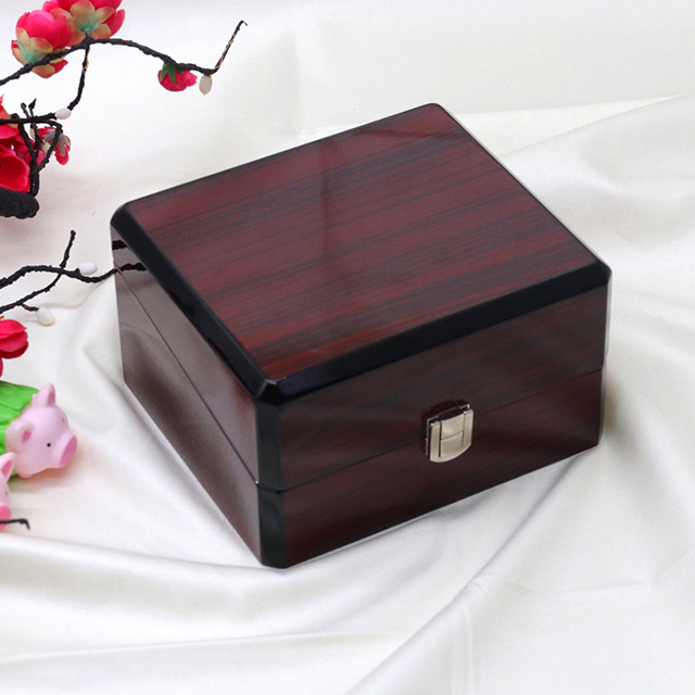 Wholesale Luxury High-grade Wooden Watch Box With Exquisite Spray-painting Velvet Material Case