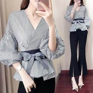 Camicia <span class=keywords><strong>Oversize</strong></span> con maniche a lanterna all'ingrosso camicia da <span class=keywords><strong>donna</strong></span> alla moda coreana con fiocco a strisce con scollo a v elegante camicetta femminile <span class=keywords><strong>abbigliamento</strong></span> da <span class=keywords><strong>donna</strong></span> - Product Image 5