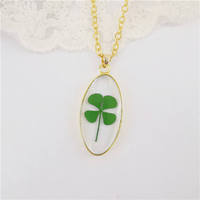 Collier classique à fleurs en résine époxy, pendentif ovale