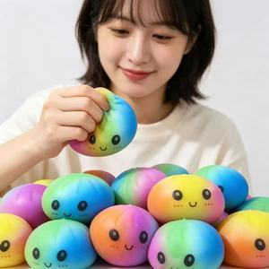 บอตู ขายส่ง ของเล่นบีบสควิชชี่รูปซาลาเปาเรนโบว์นุ่มนิ่ม ของเล่นบีบคลายเครียด - Product Image 3